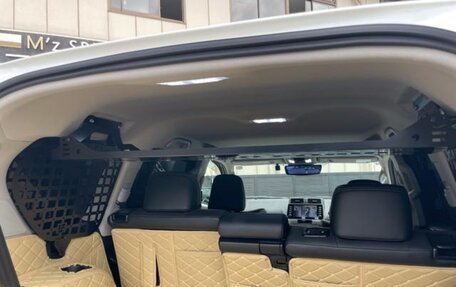Toyota Land Cruiser Prado 150 рестайлинг 2, 2022 год, 4 250 000 рублей, 9 фотография