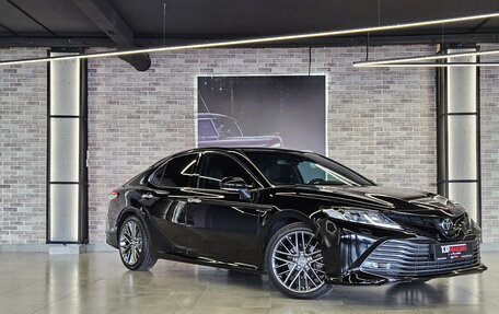 Toyota Camry, 2018 год, 2 430 000 рублей, 3 фотография