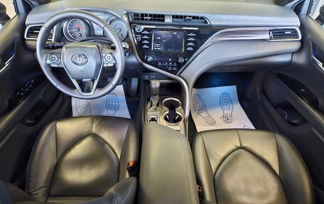 Toyota Camry, 2018 год, 2 430 000 рублей, 8 фотография