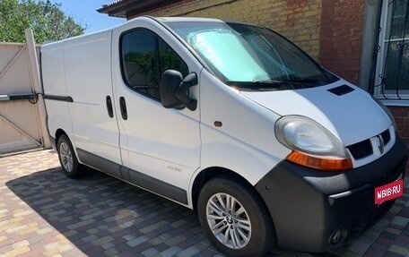 Renault Trafic, 2001 год, 850 000 рублей, 2 фотография