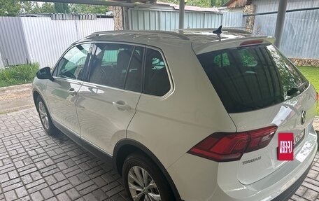 Volkswagen Tiguan II, 2017 год, 2 200 000 рублей, 3 фотография