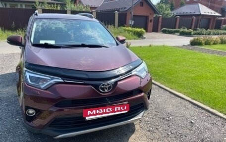 Toyota RAV4, 2019 год, 2 700 000 рублей, 2 фотография