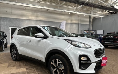 KIA Sportage IV рестайлинг, 2021 год, 1 990 000 рублей, 3 фотография