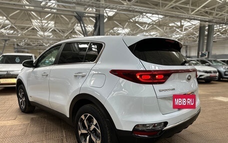 KIA Sportage IV рестайлинг, 2021 год, 1 990 000 рублей, 6 фотография