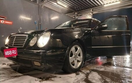 Mercedes-Benz E-Класс, 1998 год, 590 000 рублей, 3 фотография