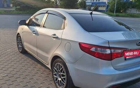 KIA Rio III рестайлинг, 2011 год, 750 000 рублей, 4 фотография