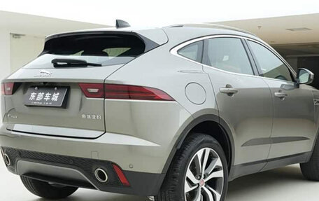 Jaguar E-Pace, 2022 год, 4 120 000 рублей, 6 фотография