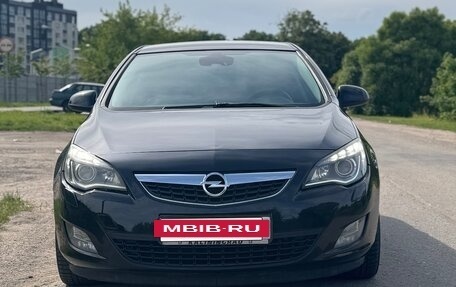 Opel Astra J, 2011 год, 850 000 рублей, 2 фотография