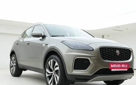 Jaguar E-Pace, 2022 год, 4 120 000 рублей, 3 фотография
