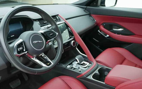 Jaguar E-Pace, 2022 год, 4 120 000 рублей, 8 фотография