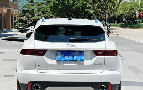 Jaguar E-Pace, 2022 год, 4 120 000 рублей, 5 фотография