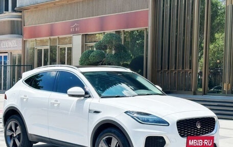 Jaguar E-Pace, 2022 год, 4 120 000 рублей, 3 фотография