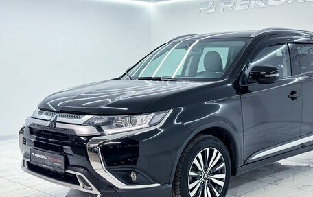 Mitsubishi Outlander III рестайлинг 3, 2019 год, 2 249 000 рублей, 2 фотография