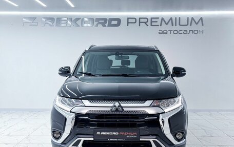 Mitsubishi Outlander III рестайлинг 3, 2019 год, 2 249 000 рублей, 4 фотография