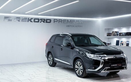 Mitsubishi Outlander III рестайлинг 3, 2019 год, 2 249 000 рублей, 6 фотография