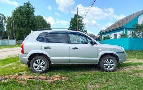Hyundai Tucson III, 2008 год, 650 000 рублей, 2 фотография