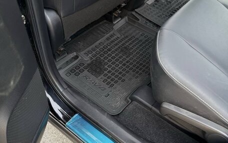 Toyota RAV4, 2017 год, 2 555 000 рублей, 11 фотография