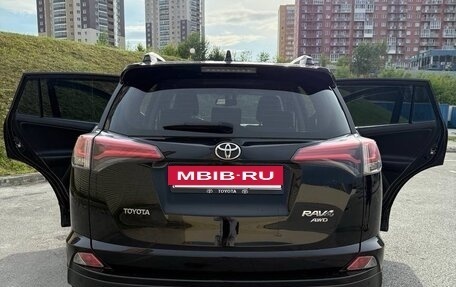 Toyota RAV4, 2017 год, 2 555 000 рублей, 8 фотография