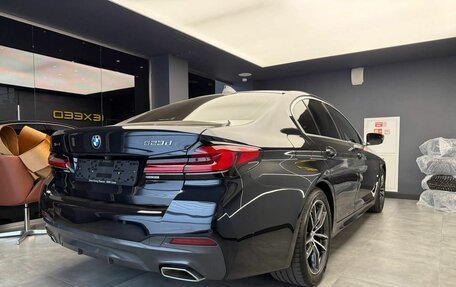 BMW 5 серия, 2023 год, 6 350 000 рублей, 6 фотография
