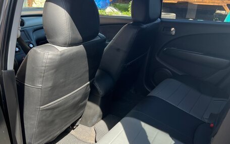 Mitsubishi Outlander III рестайлинг 3, 2004 год, 800 000 рублей, 6 фотография
