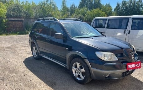 Mitsubishi Outlander III рестайлинг 3, 2004 год, 800 000 рублей, 2 фотография
