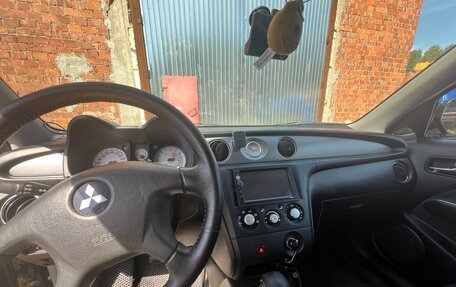 Mitsubishi Outlander III рестайлинг 3, 2004 год, 800 000 рублей, 10 фотография