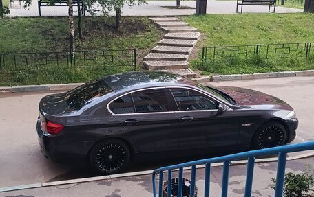 BMW 5 серия, 2010 год, 1 390 000 рублей, 2 фотография