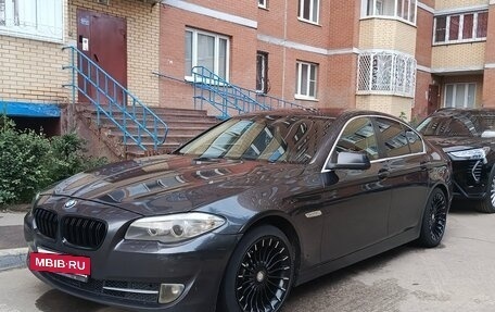 BMW 5 серия, 2010 год, 1 390 000 рублей, 3 фотография