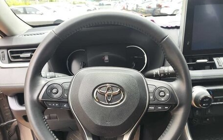 Toyota RAV4, 2023 год, 2 473 000 рублей, 12 фотография
