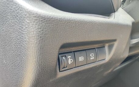 Toyota RAV4, 2023 год, 2 473 000 рублей, 13 фотография