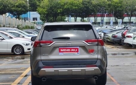 Toyota RAV4, 2023 год, 2 473 000 рублей, 5 фотография