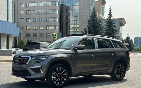 Skoda Kodiaq I, 2025 год, 3 994 000 рублей, 3 фотография