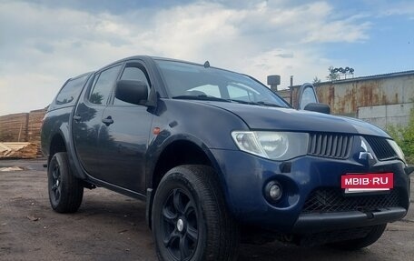 Mitsubishi L200 IV рестайлинг, 2008 год, 900 000 рублей, 2 фотография