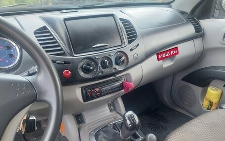 Mitsubishi L200 IV рестайлинг, 2008 год, 900 000 рублей, 8 фотография