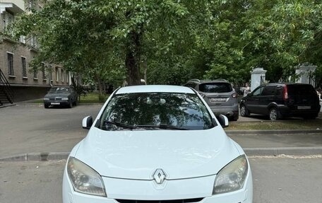 Renault Megane III, 2010 год, 600 000 рублей, 2 фотография