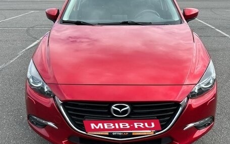 Mazda 3, 2018 год, 1 950 000 рублей, 2 фотография