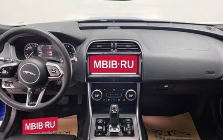 Jaguar XE I рестайлинг, 2022 год, 2 270 000 рублей, 7 фотография
