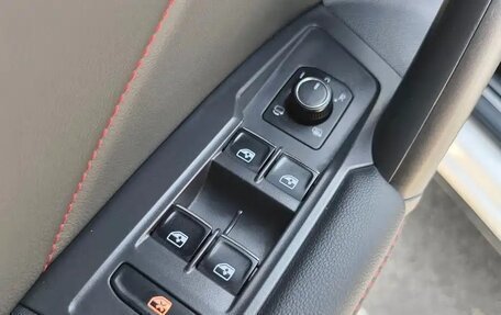 Volkswagen Tiguan II, 2022 год, 3 050 000 рублей, 15 фотография