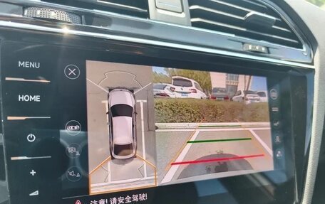 Volkswagen Tiguan II, 2022 год, 3 050 000 рублей, 12 фотография