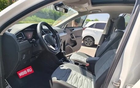 Volkswagen Tiguan II, 2022 год, 3 050 000 рублей, 24 фотография