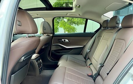 BMW 3 серия, 2021 год, 2 980 000 рублей, 15 фотография