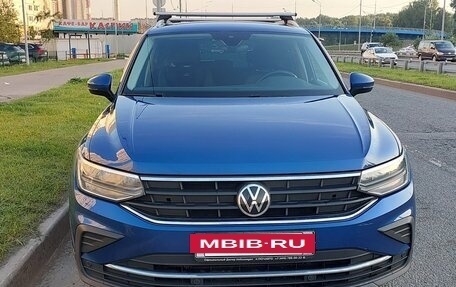 Volkswagen Tiguan II, 2021 год, 2 800 000 рублей, 4 фотография