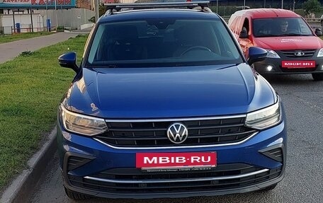 Volkswagen Tiguan II, 2021 год, 2 800 000 рублей, 3 фотография
