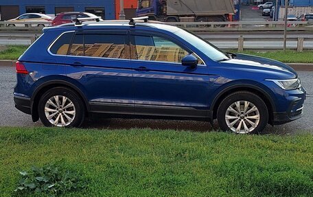 Volkswagen Tiguan II, 2021 год, 2 800 000 рублей, 20 фотография