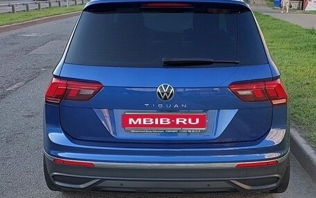 Volkswagen Tiguan II, 2021 год, 2 800 000 рублей, 17 фотография