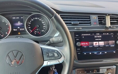 Volkswagen Tiguan II, 2021 год, 2 800 000 рублей, 26 фотография