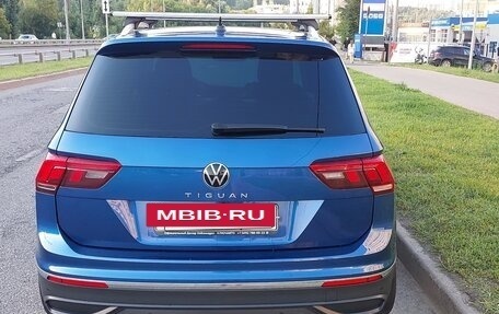 Volkswagen Tiguan II, 2021 год, 2 800 000 рублей, 16 фотография