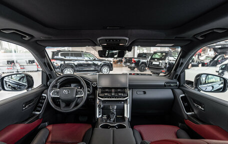 Toyota Land Cruiser, 2025 год, 13 100 000 рублей, 9 фотография