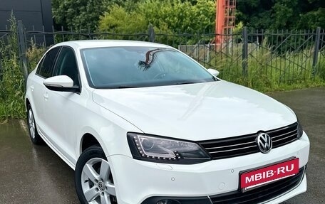 Volkswagen Jetta VI, 2014 год, 1 300 000 рублей, 2 фотография