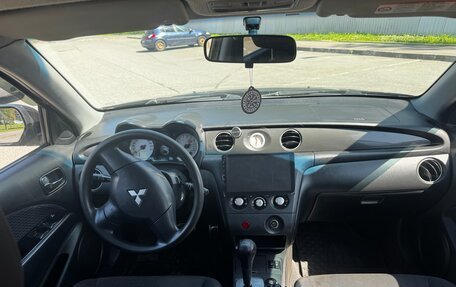 Mitsubishi Outlander III рестайлинг 3, 2006 год, 625 000 рублей, 10 фотография